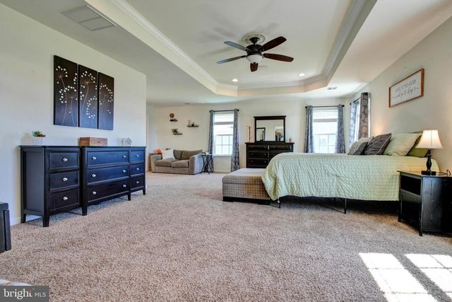 65 FOX HOLLOW DR, Gilbertsville, PA 19525
