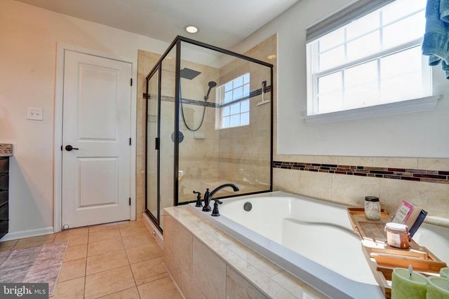 65 FOX HOLLOW DR, Gilbertsville, PA 19525
