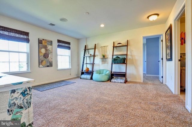 65 FOX HOLLOW DR, Gilbertsville, PA 19525
