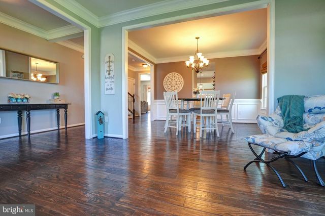 65 FOX HOLLOW DR, Gilbertsville, PA 19525