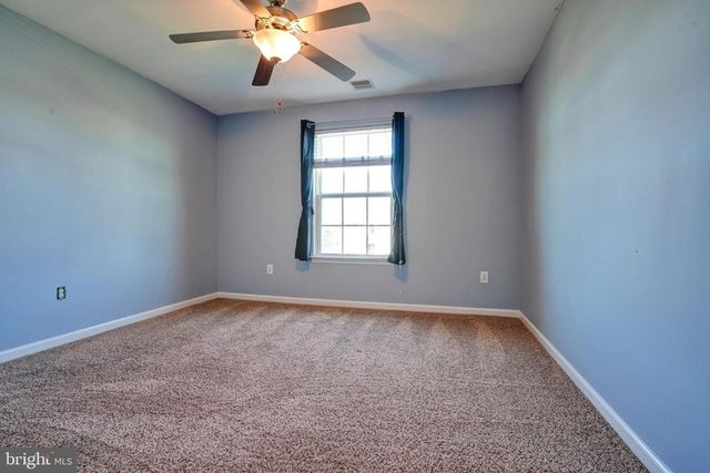 65 FOX HOLLOW DR, Gilbertsville, PA 19525
