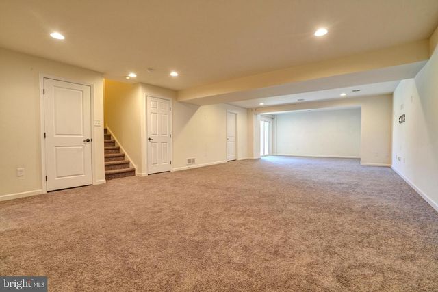 65 FOX HOLLOW DR, Gilbertsville, PA 19525