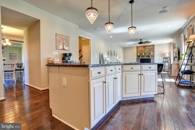 65 FOX HOLLOW DR, Gilbertsville, PA 19525