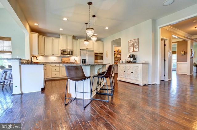 65 FOX HOLLOW DR, Gilbertsville, PA 19525