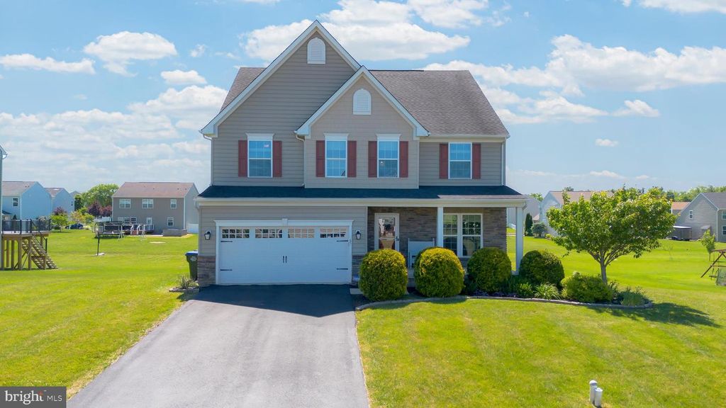 65 FOX HOLLOW DR, Gilbertsville, PA 19525