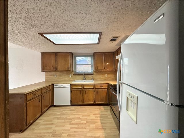1908 Stardust Street, Killeen, TX 76543