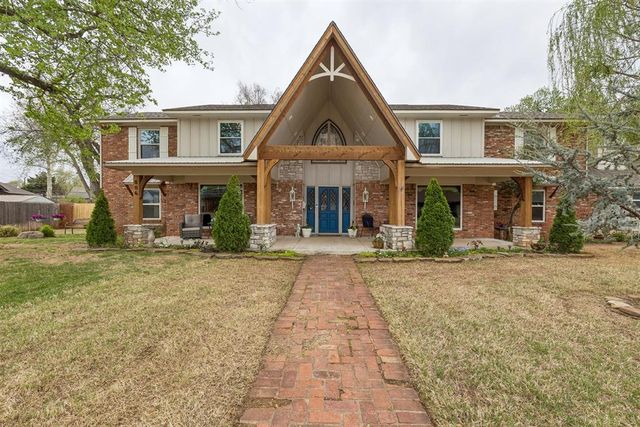 806 Glenmanor Drive, Midwest City, OK 73110