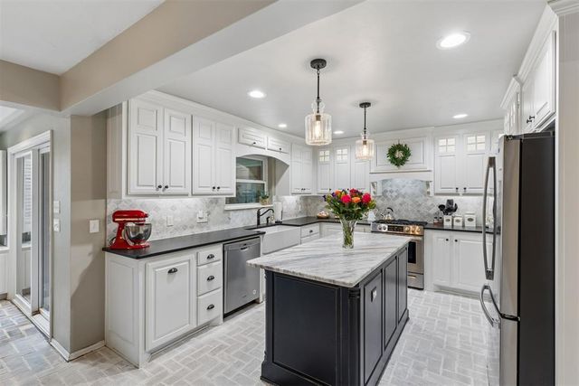 806 Glenmanor Drive, Midwest City, OK 73110