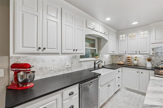 806 Glenmanor Drive, Midwest City, OK 73110