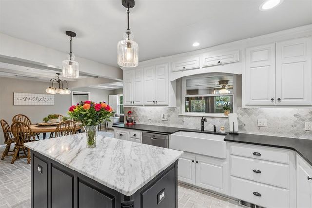 806 Glenmanor Drive, Midwest City, OK 73110