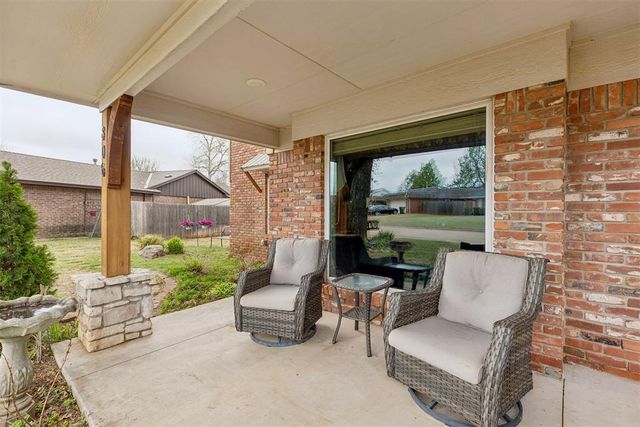 806 Glenmanor Drive, Midwest City, OK 73110