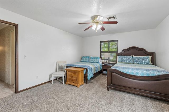 806 Glenmanor Drive, Midwest City, OK 73110