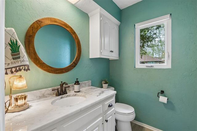 806 Glenmanor Drive, Midwest City, OK 73110