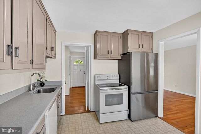 6120 SQUIRE LN, Alexandria, VA 22310
