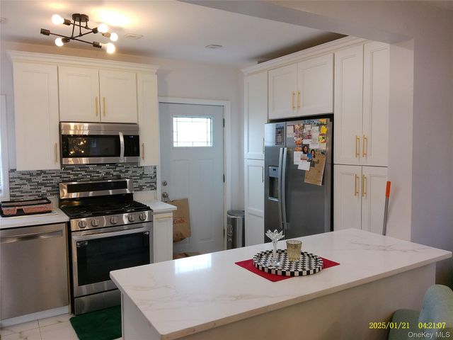 12128 194th Street, Springfield Gardens, NY 11413