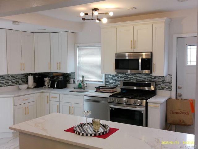 12128 194th Street, Springfield Gardens, NY 11413