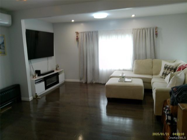 12128 194th Street, Springfield Gardens, NY 11413