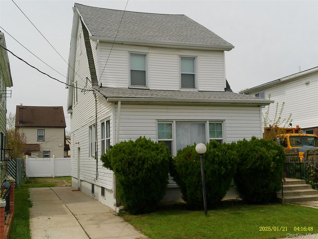 12128 194th Street, Springfield Gardens, NY 11413