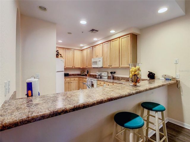 3050 PIRATES RETREAT COURT 207, Kissimmee, FL 34747