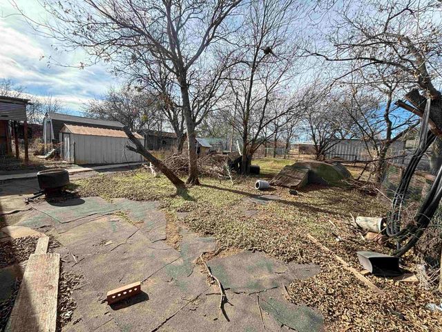 617 N ELECTRA STREET, Electra, TX 76360