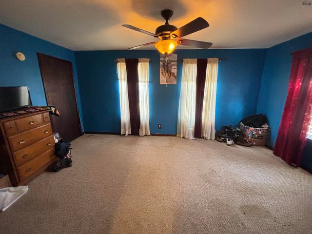 617 N ELECTRA STREET, Electra, TX 76360