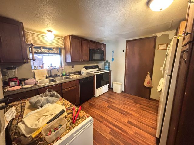 617 N ELECTRA STREET, Electra, TX 76360