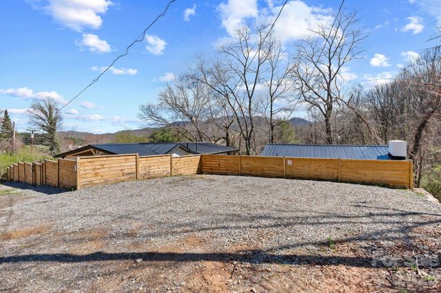 40 & 48 Sunnyside Road, Waynesville, NC 28786