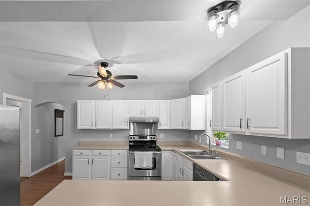 920 S 5th Street, Belleville, IL 62220