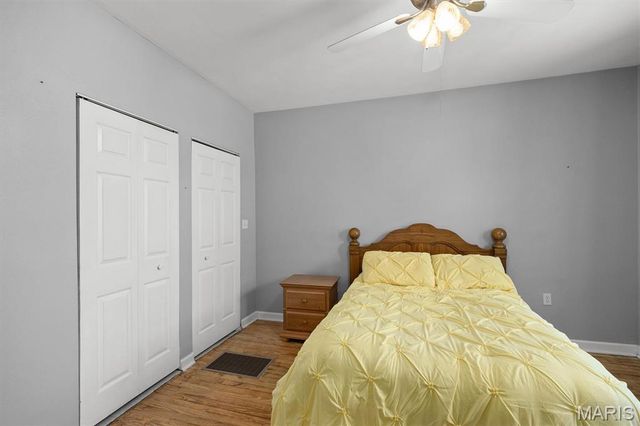 920 S 5th Street, Belleville, IL 62220
