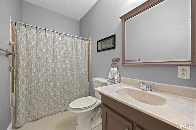 920 S 5th Street, Belleville, IL 62220