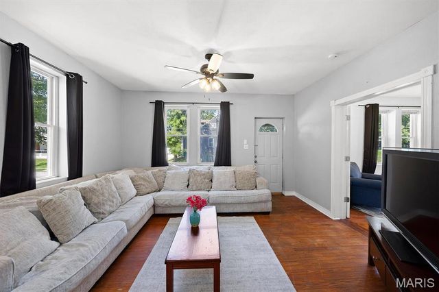 920 S 5th Street, Belleville, IL 62220