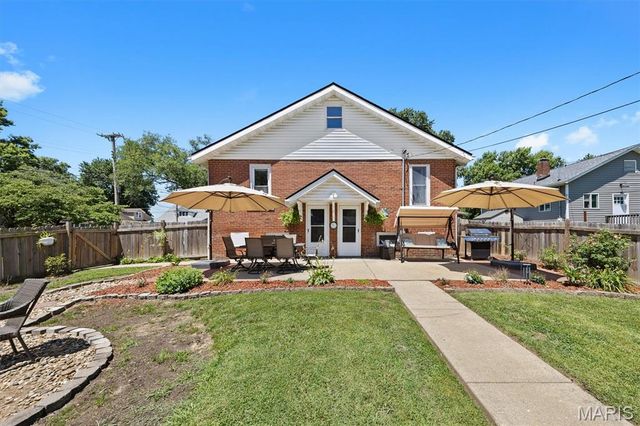 920 S 5th Street, Belleville, IL 62220