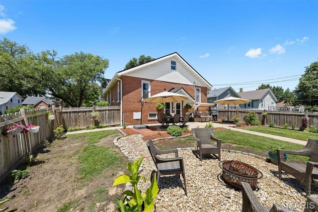 920 S 5th Street, Belleville, IL 62220