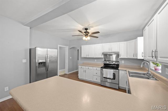 920 S 5th Street, Belleville, IL 62220