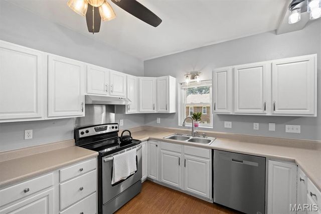 920 S 5th Street, Belleville, IL 62220