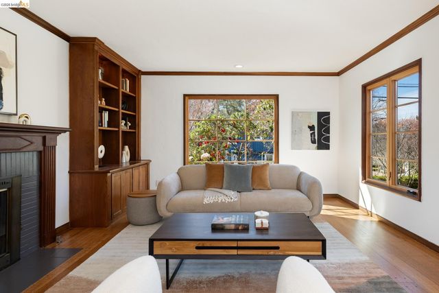 101 Windsor Ave., Kensington, CA 94708