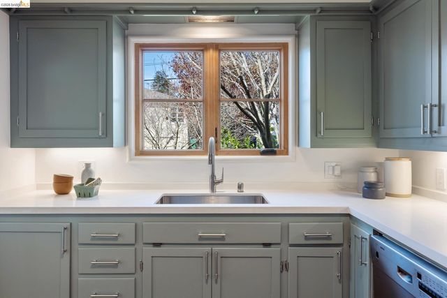 101 Windsor Ave., Kensington, CA 94708