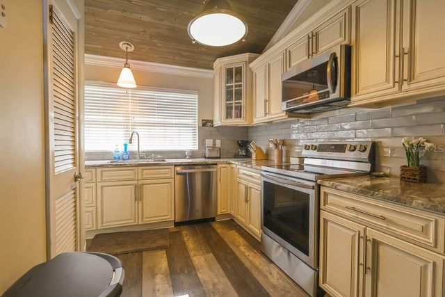 11001 SE SUNSET HARBOR ROAD B10, Summerfield, FL 34491