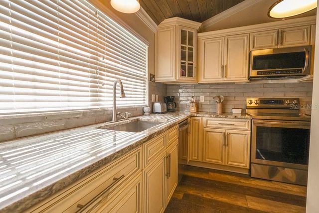 11001 SE SUNSET HARBOR ROAD B10, Summerfield, FL 34491