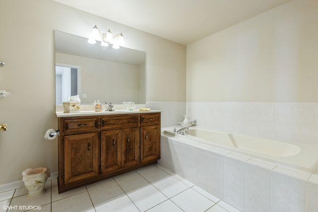 6433 Pine Cone Drive 1, Tinley Park, IL 60477