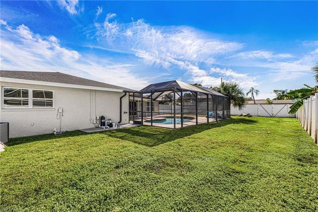 3855 SE 7th PL, Cape Coral, FL 33904