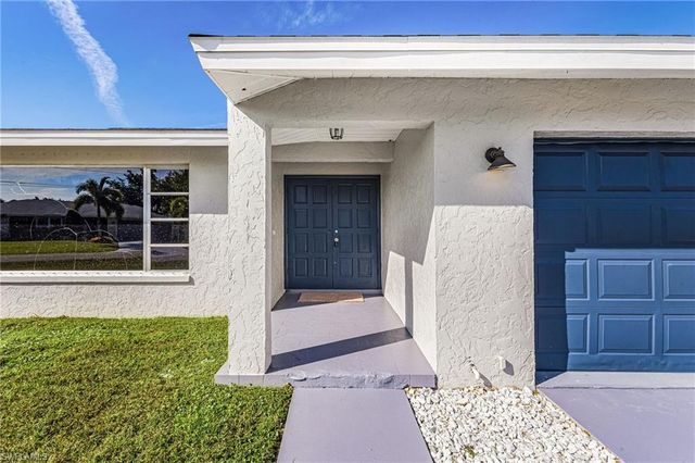 3855 SE 7th PL, Cape Coral, FL 33904