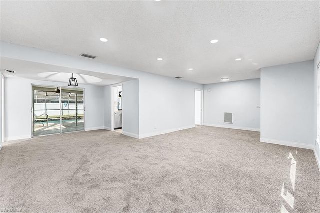 3855 SE 7th PL, Cape Coral, FL 33904