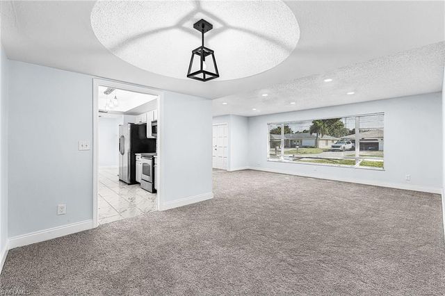 3855 SE 7th PL, Cape Coral, FL 33904