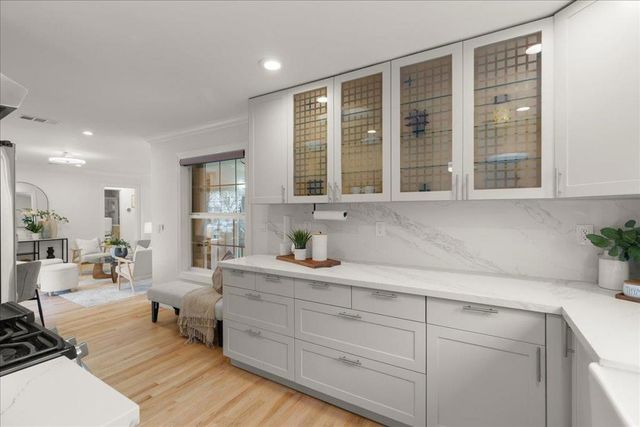 1704 Virginia Avenue, Redwood City, CA 94061