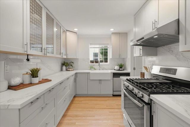 1704 Virginia Avenue, Redwood City, CA 94061