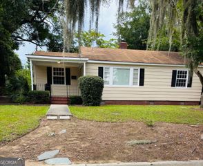 52 S Parkwood Drive, Savannah, GA 31404