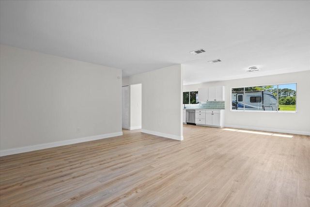 3132 SW Watson Court, Port St. Lucie, FL 34953