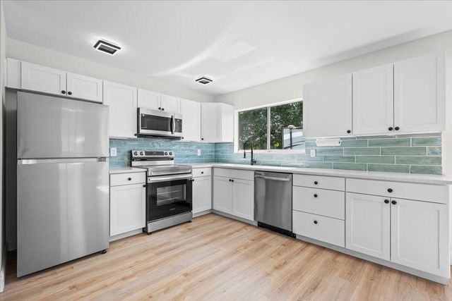 3132 SW Watson Court, Port St. Lucie, FL 34953