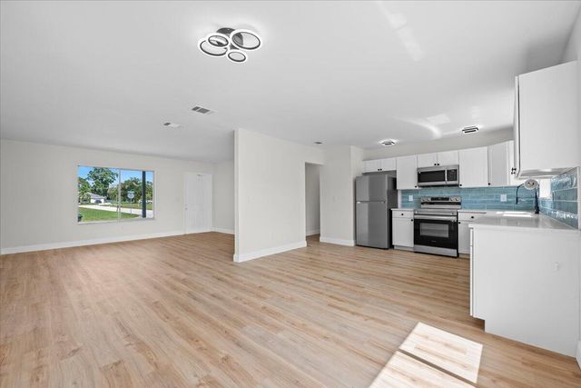 3132 SW Watson Court, Port St. Lucie, FL 34953